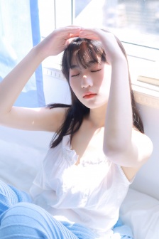 女人脱裤头